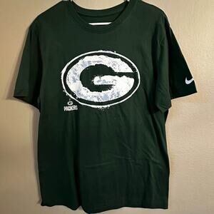 EUC Nike Green Bay Packers Green Short Sleeve T-Shirt Size Medium